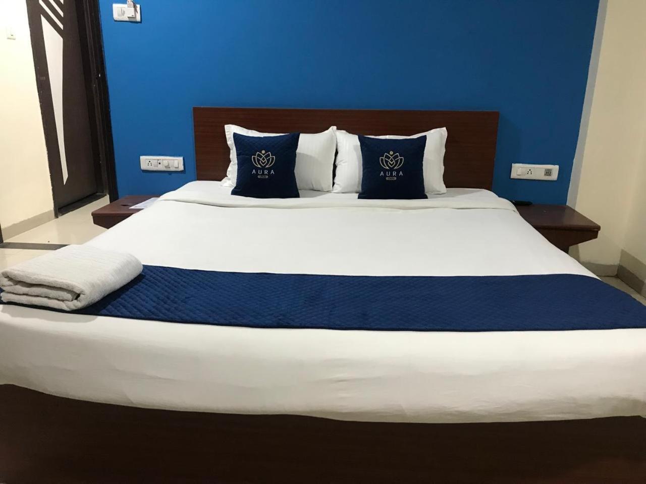 Aura Hotel 3*
